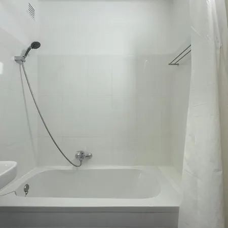 Turisticos Perola Da Rocha Ii Apartment *