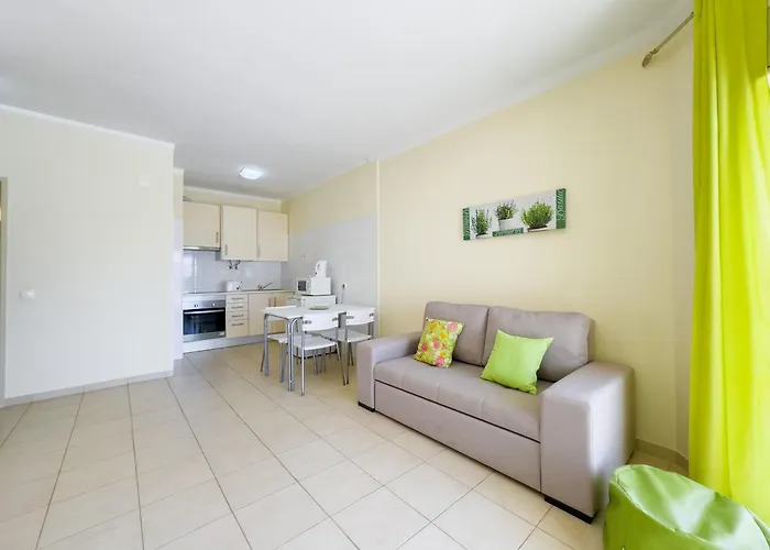 珍珠岩游客2号公寓 *