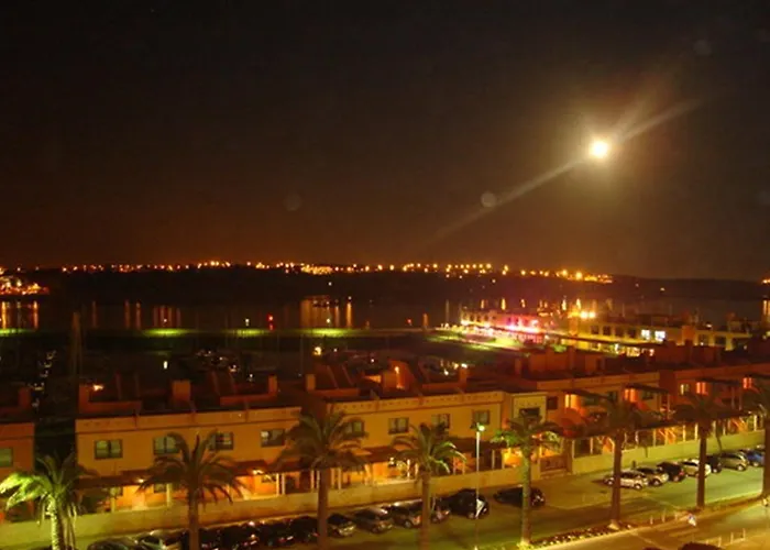 珍珠岩游客2号公寓 *